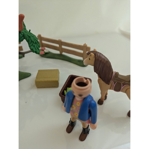 Playmobil Country Horse Paddock 5227 Playset Horses Fencing Squirrels Boxed 2012 - Picture 4 of 14